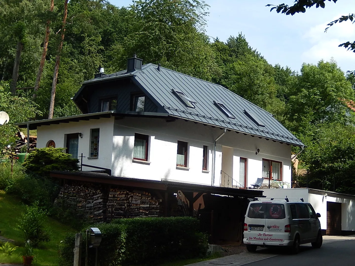 Einfamilienhaus: mit Prefa-Dach incl. Holzbau